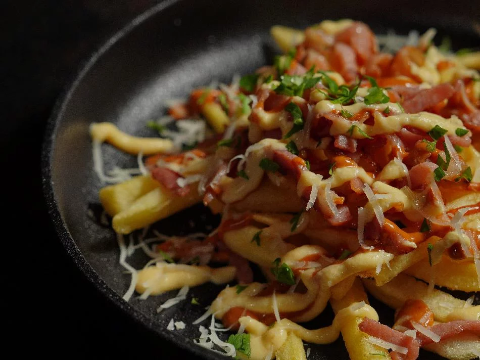 Fritas com Cheddar e Bacon